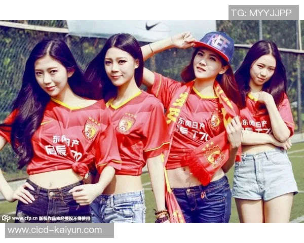 恒大足球宝贝写真展现青春活力与运动魅力的完美结合 恒大足球宝贝写真展现青春活力与运动魅力的完美结合